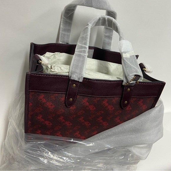 Coach Field Tote With Horse And Carriage Print - Picture 16 of 16